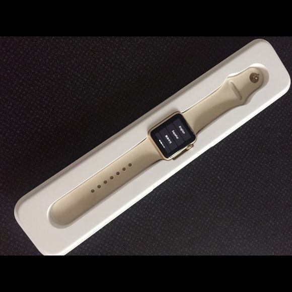 Apple Watch 38mm series one - Picture 1 of 4